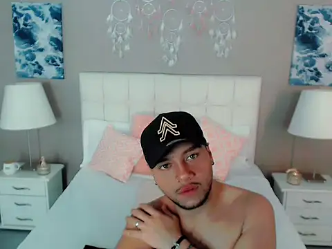 sebastian cruz  online show from November 14, 2:21 pm