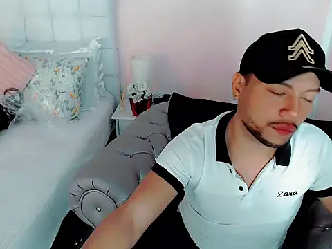 sebastian cruz  online show from November 13, 7:18 pm