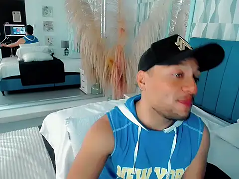 sebastian cruz  online show from November 11, 7:30 pm