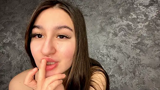 SofiYong online show from December 17, 3:50 pm