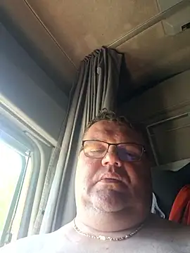 Snapshot of Grase44 chatting on May 29, 1:28 pm Grase44 online show from May 29, 1:28 pm