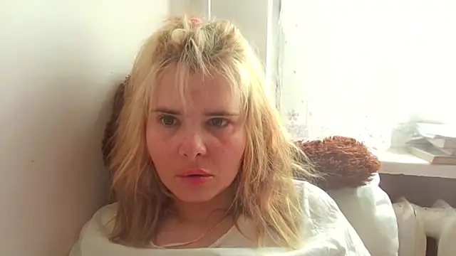 HornyElena online show from April 14, 10:31 am