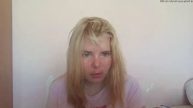 Snapshot of HornyElena chatting on May 28, 3:07 pm HornyElena online show from May 28, 3:07 pm