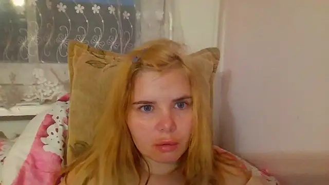 Snapshot of HornyElena chatting on January 14, 3:26 pm HornyElena online show from January 14, 3:26 pm