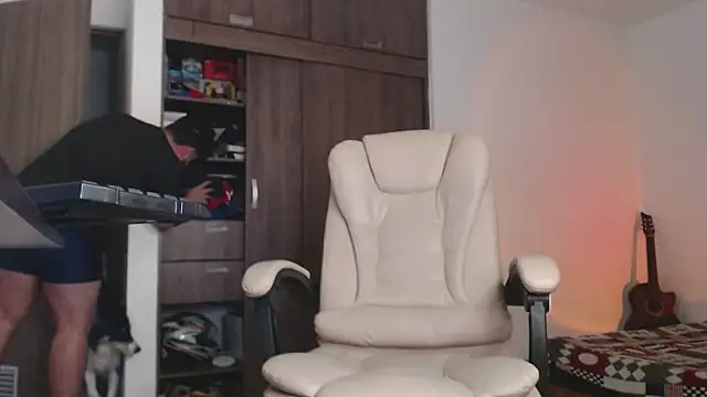 Snapshot of Dante_Bonett chatting on November 10, 9:42 pm Dante Bonett online show from November 10, 9:42 pm