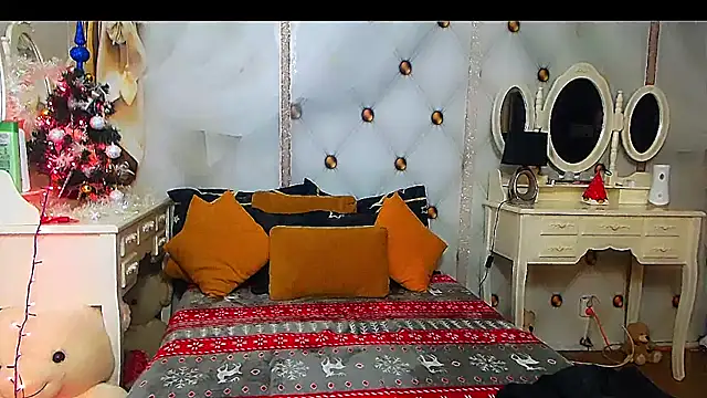 xplayfullblondexx online show from December 23, 5:29 am