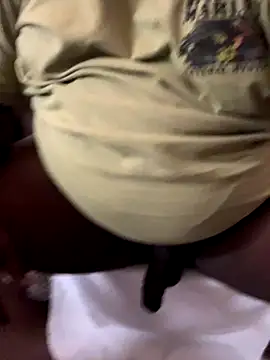 Pull N Tug1 online show from December 1, 7:04 pm