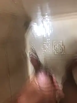 Snapshot of Luan1267 chatting on December 22, 8:53 pm Luan1267 online show from December 22, 8:53 pm