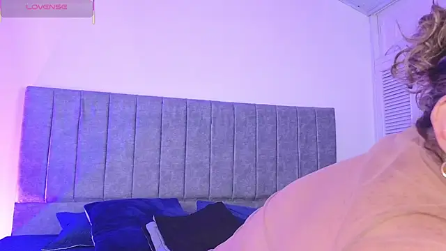 CurvyRosse  online show from December 15, 12:11 pm