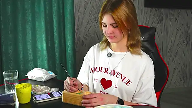 Snapshot of ManaBybel chatting on November 7, 10:09 am ManaBybel online show from November 7, 10:09 am