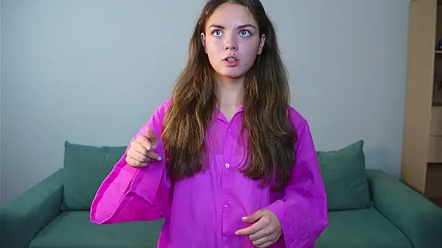 Snapshot of LaurelSatunas chatting on November 15, 7:34 am LaurelSatunas online show from November 15, 7:34 am