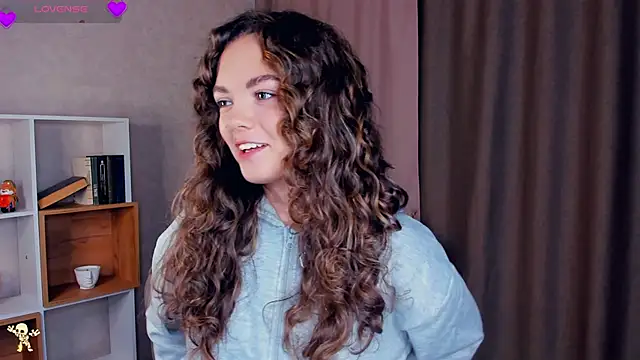 Snapshot of LaurelSatunas chatting on November 13, 4:38 am LaurelSatunas online show from November 13, 4:38 am