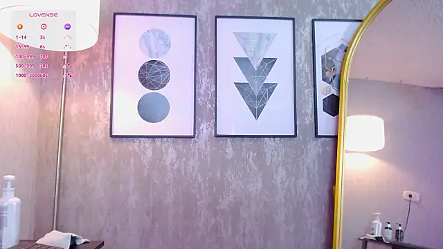 miss aliia online show from March 18, 2:30 pm