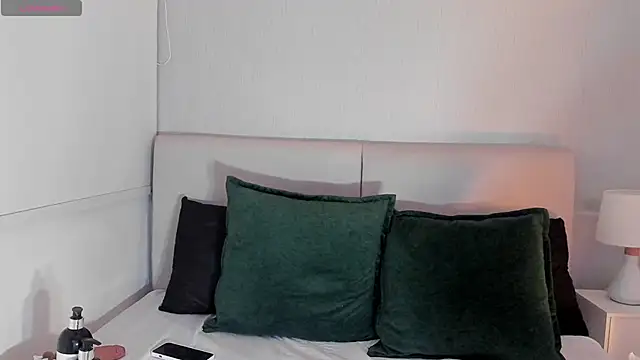 ARI FLAME online show from April 30, 6:48 pm