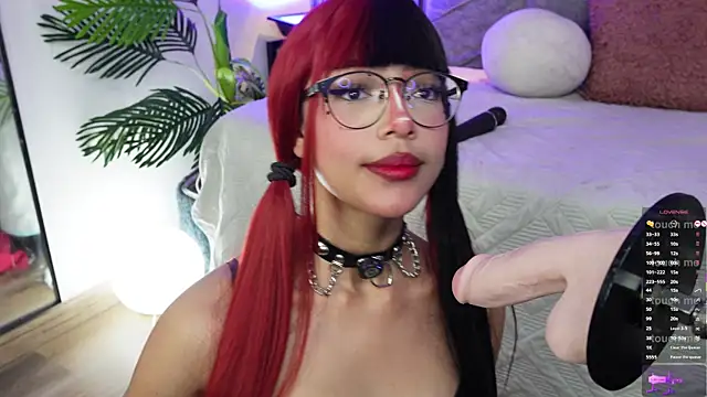 Snapshot of _ViolletteNoir_ chatting on June 24, 9:01 pm ViolletteNoir online show from June 24, 9:01 pm