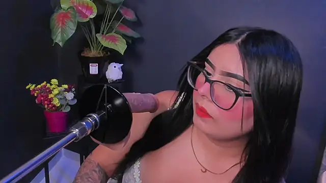 Amy whittee online show from April 13, 3:43 am