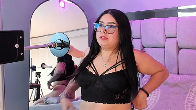 Amy whittee online show from December 4, 7:35 pm