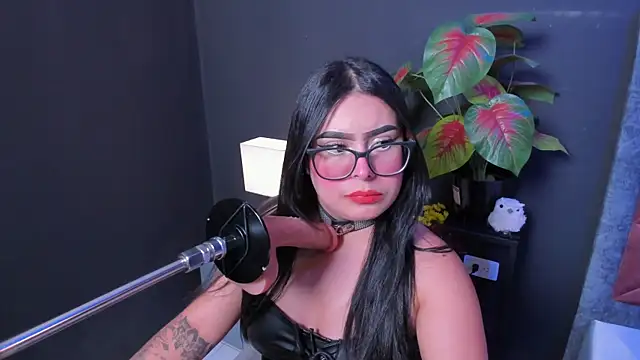 Amy whittee online show from April 5, 3:35 am