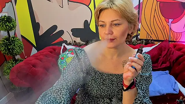 Snapshot of AmaraNights chatting on December 17, 8:08 am AmaraNights online show from December 17, 8:08 am