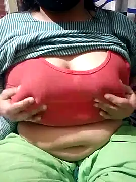 Snapshot of angelboudi0592 chatting on November 8, 12:42 pm angelboudi0592 online show from November 8, 12:42 pm