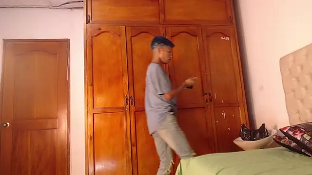 Tessachains 2  online show from February 14, 1:50 am