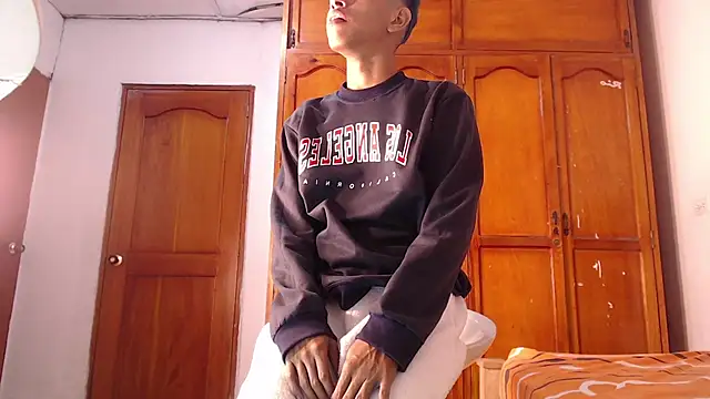 Tessachains 2  online show from February 13, 3:50 am