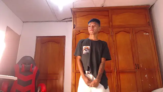 Tessachains 2  online show from February 15, 1:32 pm