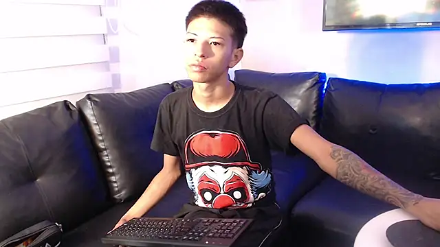 Tessachains 2  online show from January 13, 4:11 pm