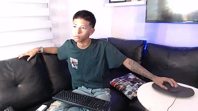 Tessachains 2  online show from January 9, 4:03 pm