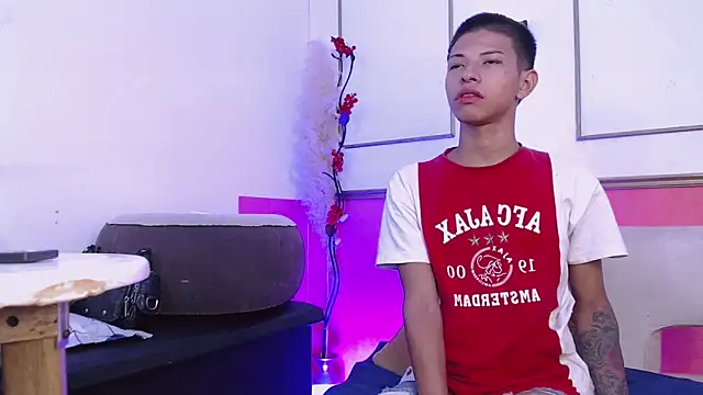 Tessachains 2  online show from December 19, 4:49 am