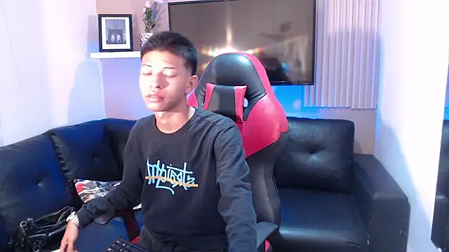 Tessachains 2  online show from January 8, 3:29 pm