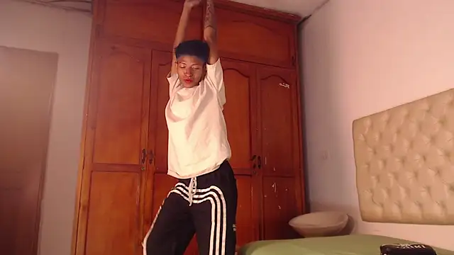 Tessachains 2  online show from February 12, 1:49 am