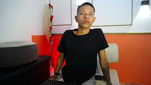 Tessachains 2  online show from December 4, 2:10 am