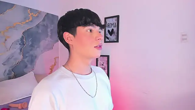 Isaac Kurtt online show from November 12, 8:23 pm