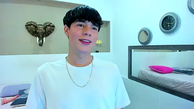 Isaac Kurtt online show from November 7, 8:35 pm