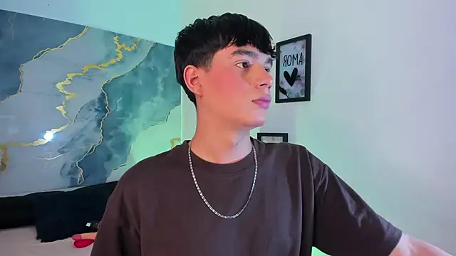 Isaac Kurtt online show from December 4, 7:57 pm