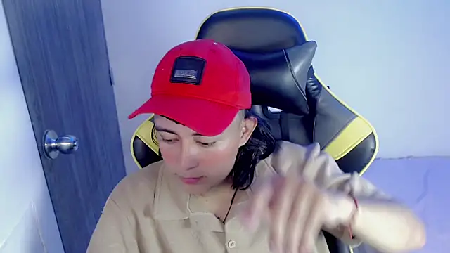 Tatann 18 online show from November 7, 6:12 pm