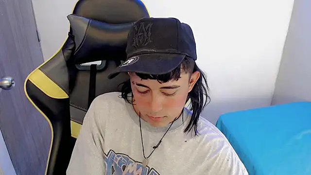 Tatann 18 online show from November 21, 8:41 pm