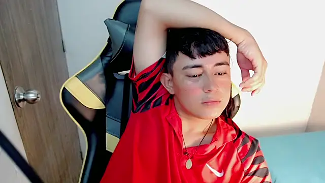 Tatann 18 online show from November 17, 8:13 pm