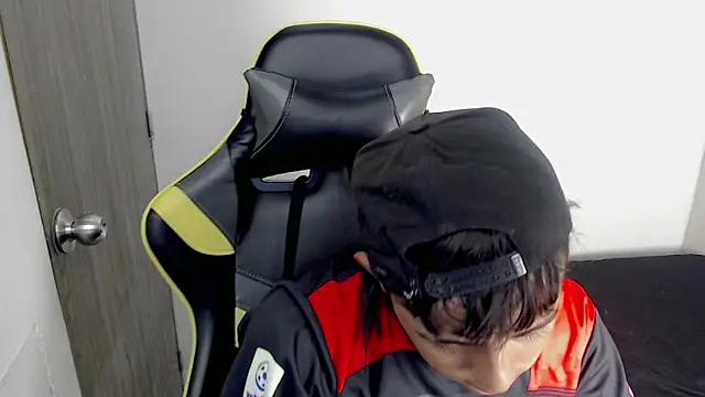 Tatann 18 online show from November 28, 8:42 pm