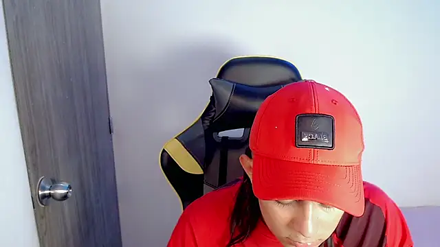 Tatann 18 online show from November 6, 7:18 pm