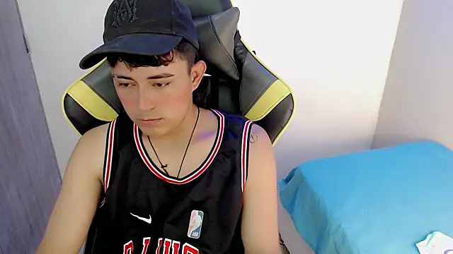 Tatann 18 online show from November 26, 8:31 pm