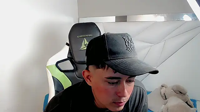 Tatann 18 online show from December 5, 4:00 am