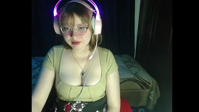 Snapshot of Michi_sauria1 chatting on November 27, 4:13 am Michi sauria1 online show from November 27, 4:13 am