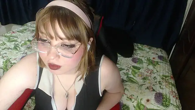 Snapshot of Michi_sauria1 chatting on December 15, 3:23 am Michi sauria1 online show from December 15, 3:23 am