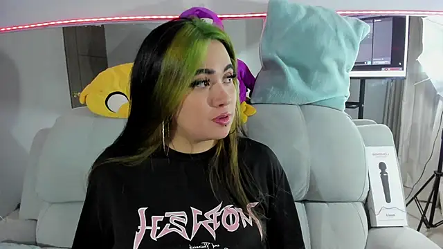 Lilith Zenith  online show from November 7, 4:50 am