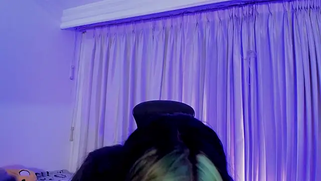 Lilith Zenith  online show from December 14, 4:40 am