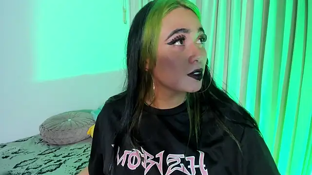 Lilith Zenith  online show from December 5, 4:33 am