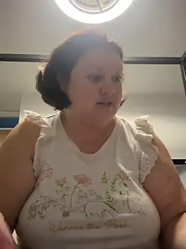 RealWoman84 online show from November 9, 9:41 pm