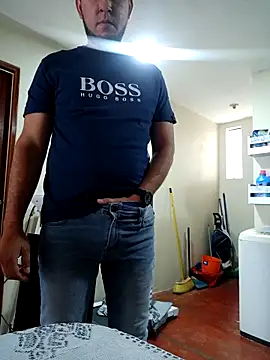 Snapshot of Emanuel00_- chatting on November 19, 4:07 pm Emanuel00 - online show from November 19, 4:07 pm